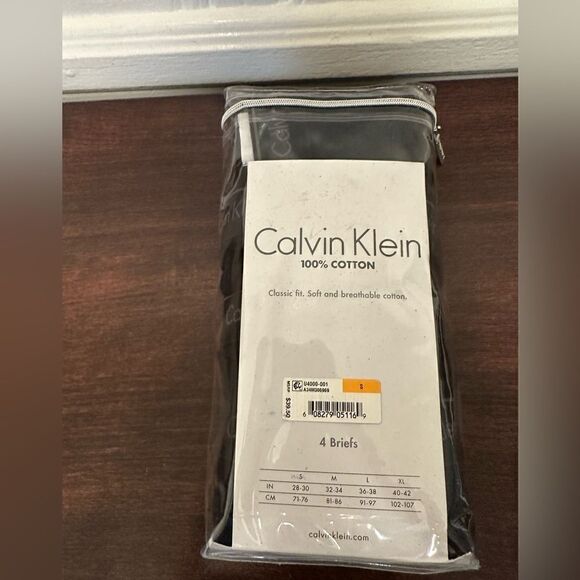 Calvin Klein Men's Classic 100%  Cotton Briefs 4-Pack size S/P in black, NWT - Picture 4 of 4